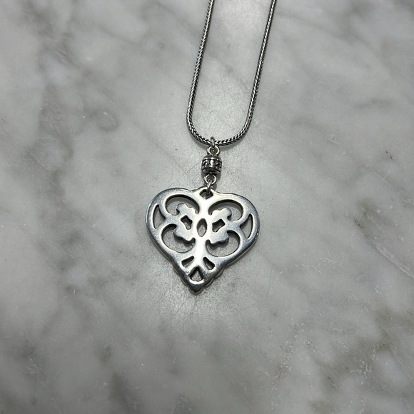 Brighton Geneva Heart Silver Plated Adjustable Filagree Cut Out Necklace Retired - Picture 4 of 8